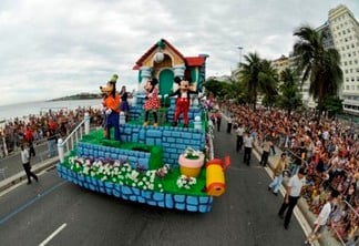 <!--:pt-->Parada Disney leva 350 mil pessoas a Copacabana<!--:-->
