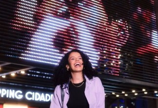Atendendo à escuta ativa dos consumidores, a marca levou os melhores momentos do backstage do desfile de lançamento da Mondepars, marca de Sasha Meneghel, para o público em um painel de LED na avenida mais famosa do Brasil