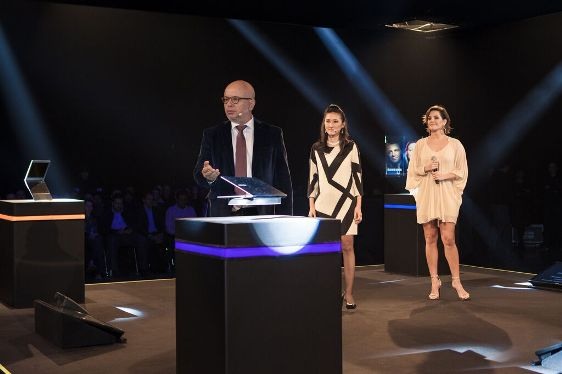 Sandra Chen com Marcelo Tas e Débora Secco.