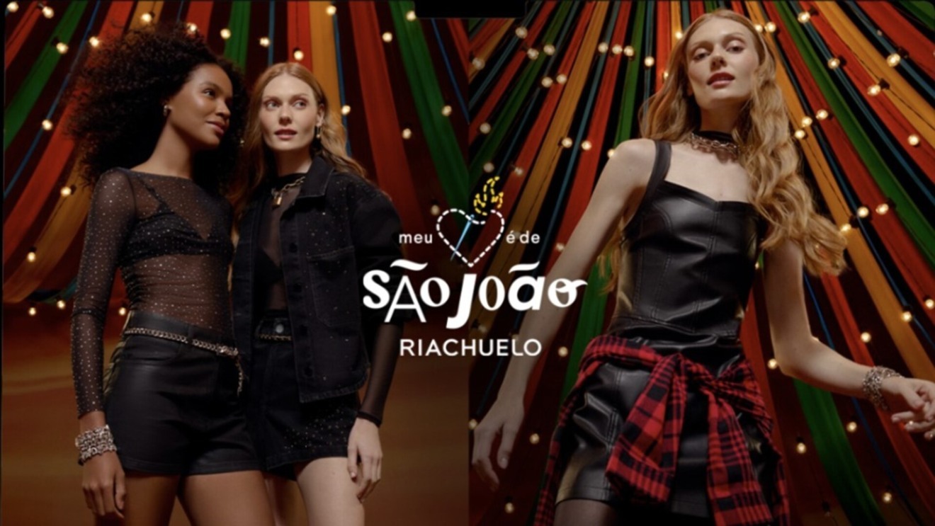 Em colaboração com as Lojas Riachuelo, a Dot. promove a customização de looks exclusivos em shoppings de várias cidades do nordeste, abrangendo Caruaru, Mossoró, Natal, Salvador e Campina Grande.